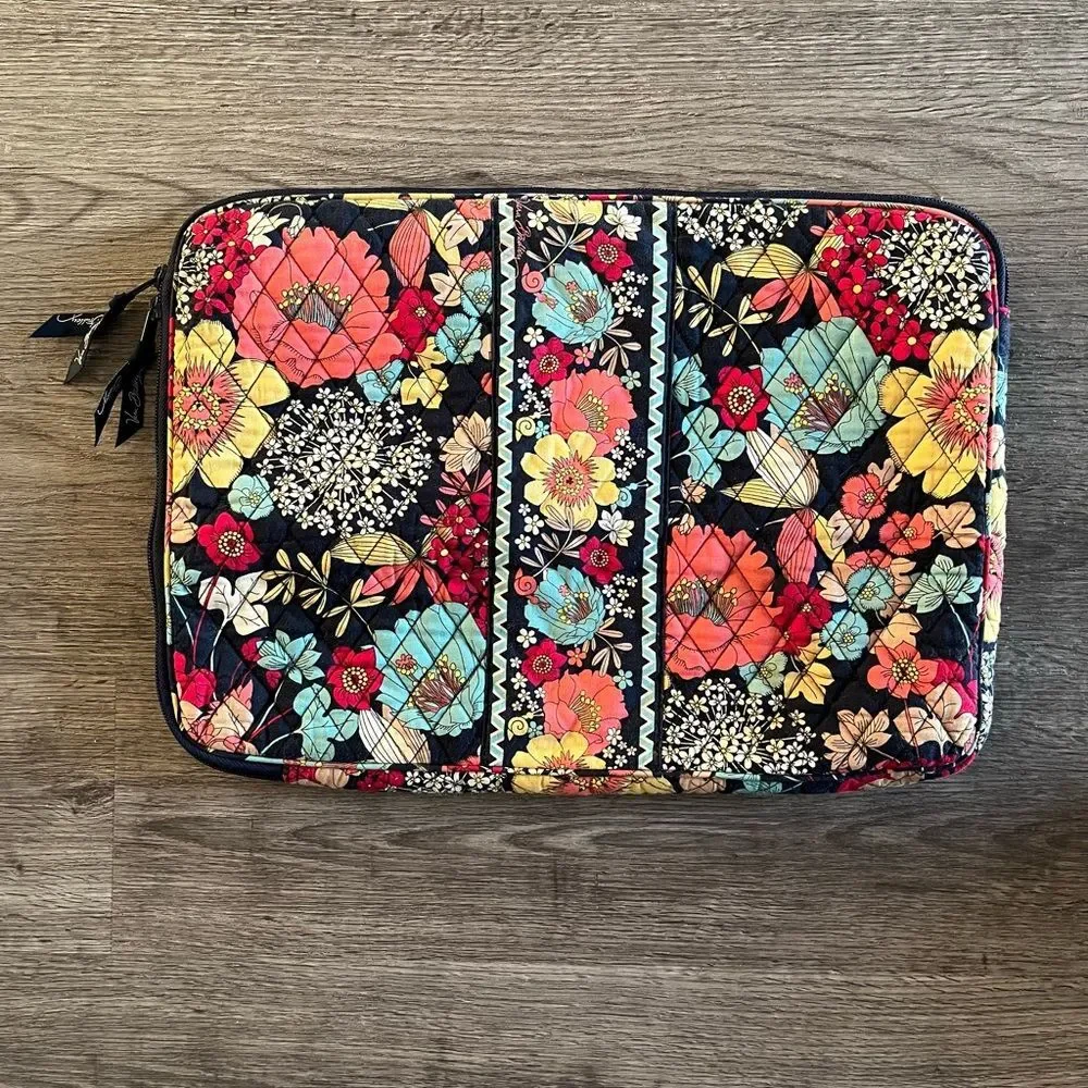 Vera Bradley Happy Snails Laptop Case Quilted Floral Large Tech All Around Zip